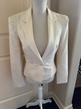 Elizabeth and James Cream Fitted Single-Button Blazer